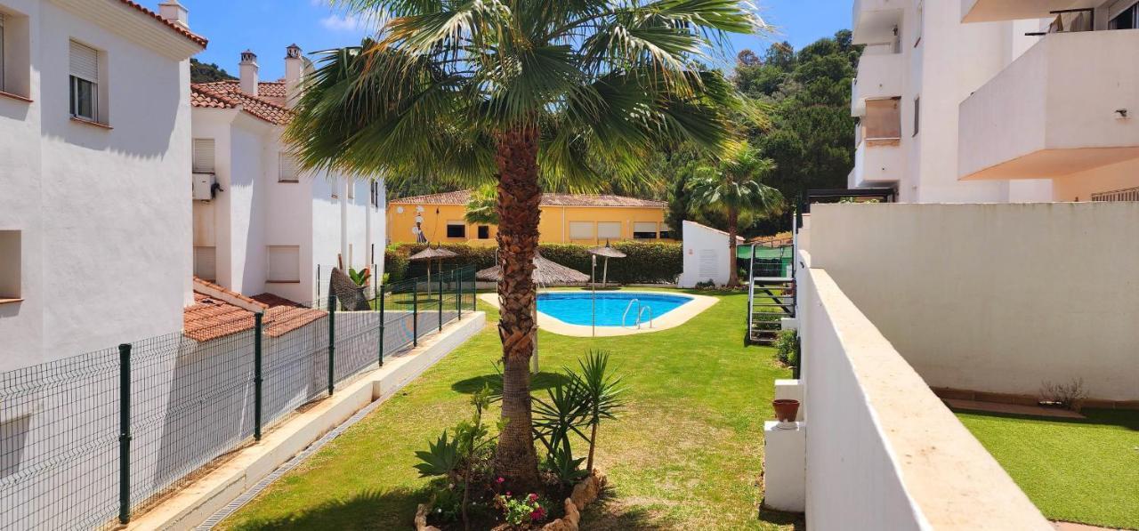 Bajo Con Jardin Deluxe Apartman Benahavís Kültér fotó