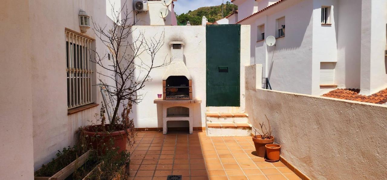 Bajo Con Jardin Deluxe Apartman Benahavís Kültér fotó
